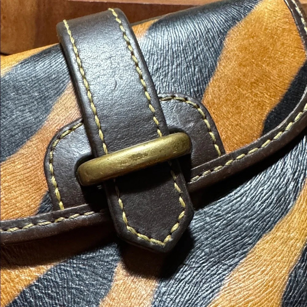 RARE VINTAGE DOONEY & BOURKE LEATHER ZEBRA PRINT WALLET - Picture 4 of 16